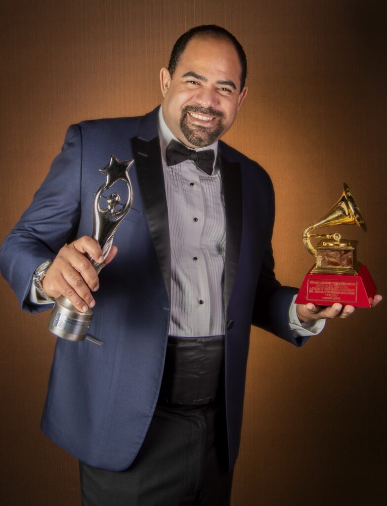 Pianista y compositor Moisés P. Sánchez, quien será el director musical de la obra.